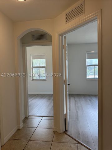 10885 NW 89th Ter 113, Doral, FL 33178