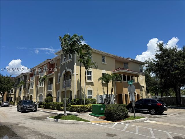 10885 NW 89th Ter 113, Doral, FL 33178