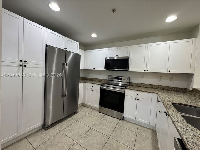 10885 NW 89th Ter 113, Doral, FL 33178