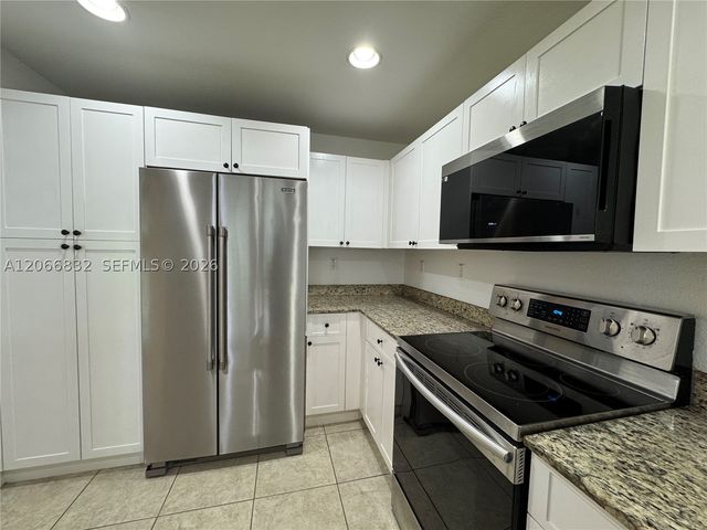 10885 NW 89th Ter 113, Doral, FL 33178