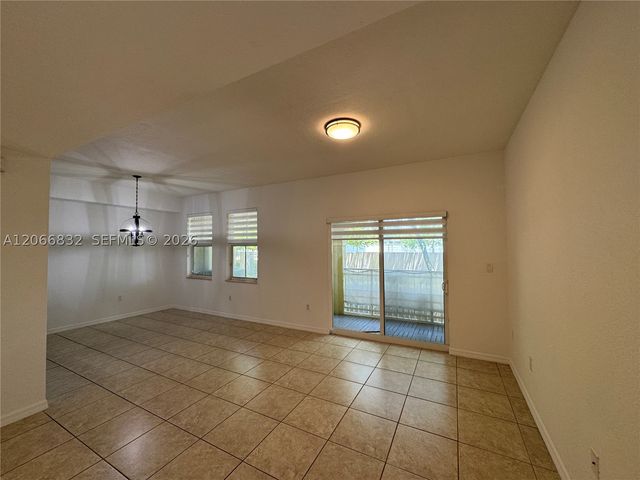 10885 NW 89th Ter 113, Doral, FL 33178