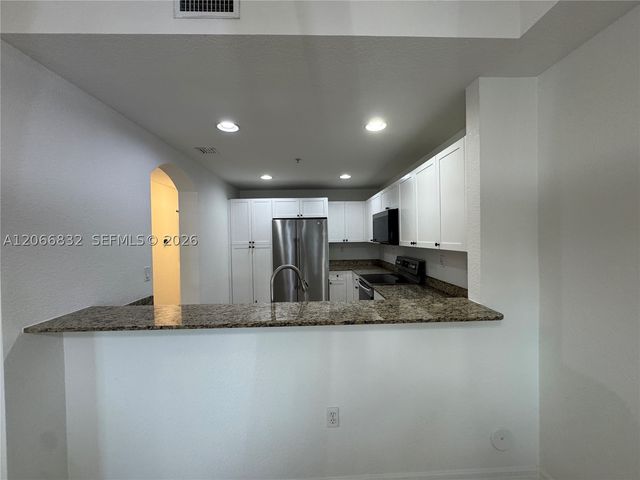 10885 NW 89th Ter 113, Doral, FL 33178