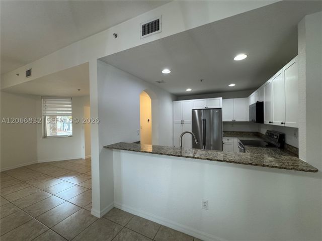 10885 NW 89th Ter 113, Doral, FL 33178