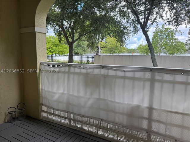 10885 NW 89th Ter 113, Doral, FL 33178
