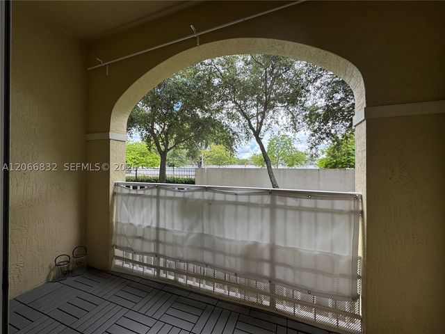 10885 NW 89th Ter 113, Doral, FL 33178