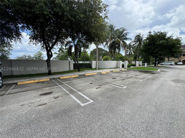 10885 NW 89th Ter 113, Doral, FL 33178
