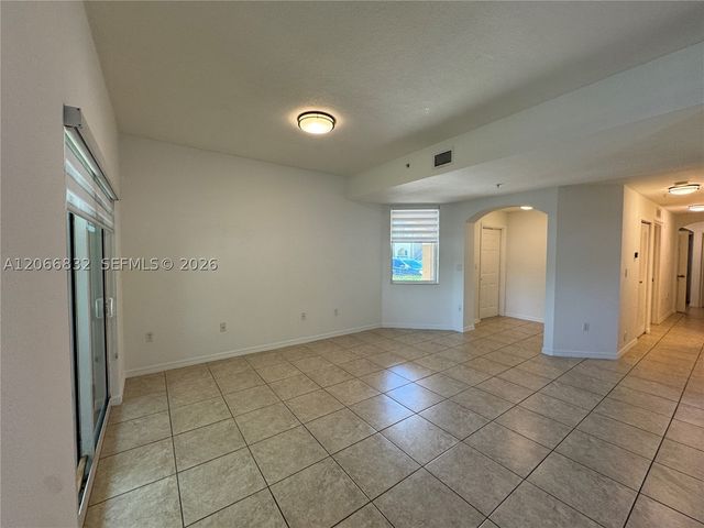 10885 NW 89th Ter 113, Doral, FL 33178