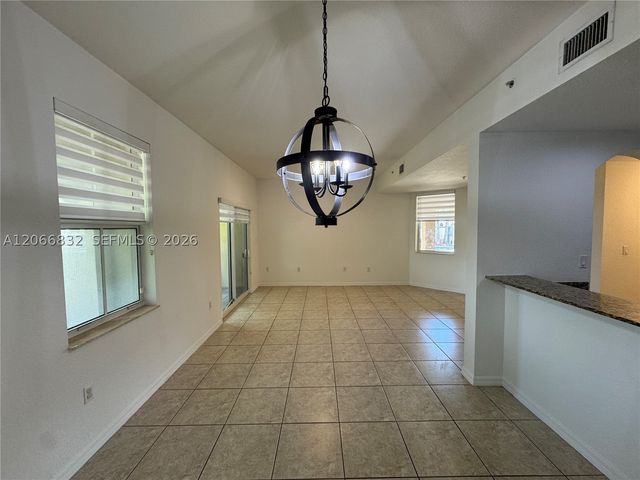 10885 NW 89th Ter 113, Doral, FL 33178