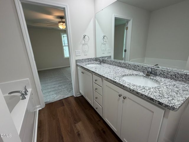 130 Tulipfield Way, Benson, NC 27504
