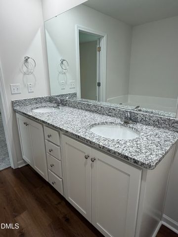 130 Tulipfield Way, Benson, NC 27504
