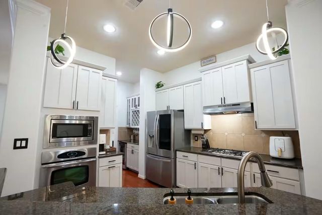 5625 Dolores Place Lane B, Houston, TX 77057
