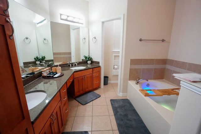 5625 Dolores Place Lane B, Houston, TX 77057
