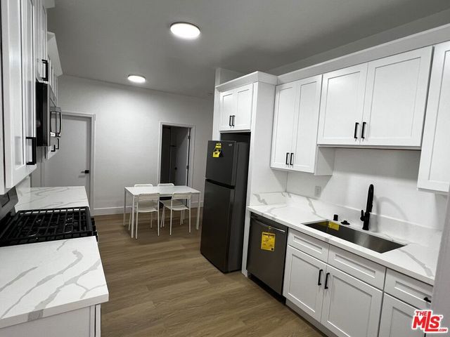 2101 Bonsallo Avenue D, Los Angeles, CA 90007