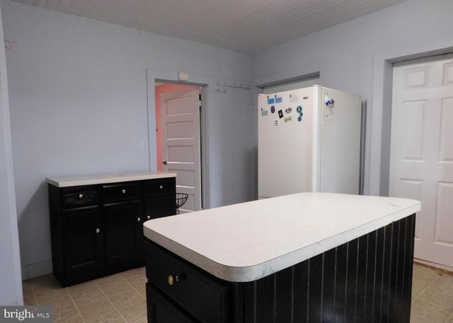 38777 HOLMES MILL RD, Hamilton, VA 20158