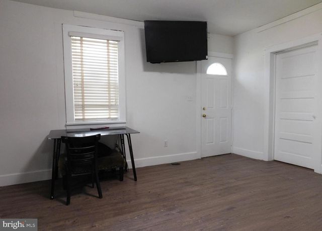 38777 HOLMES MILL RD, Hamilton, VA 20158