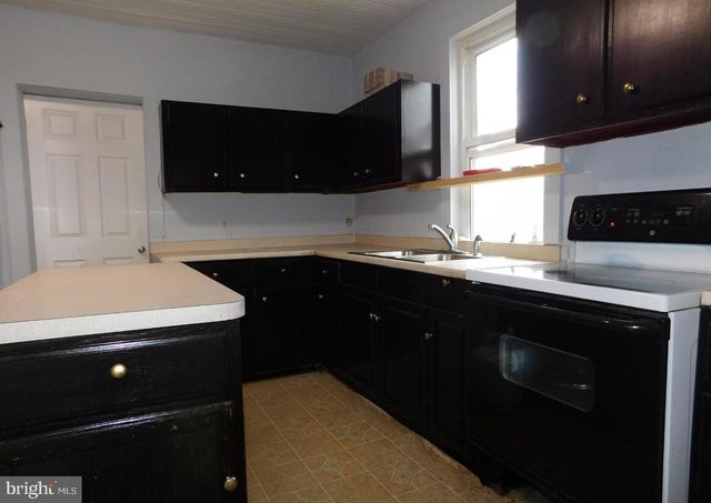38777 HOLMES MILL RD, Hamilton, VA 20158