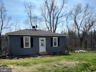 38777 HOLMES MILL RD, Hamilton, VA 20158