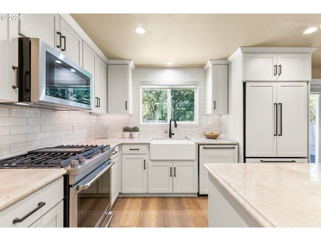 7040 Sw 160TH Ave, Beaverton, OR 97007