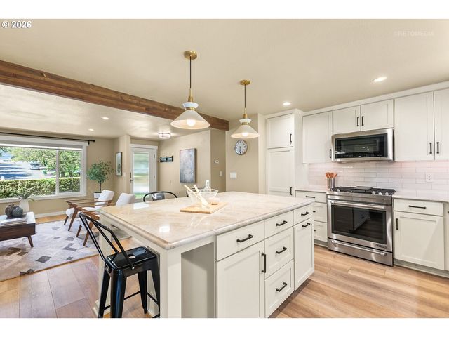 7040 Sw 160TH Ave, Beaverton, OR 97007