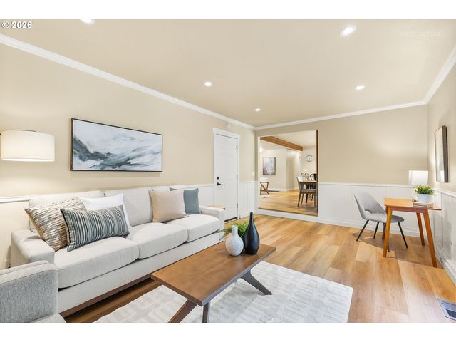 7040 Sw 160TH Ave, Beaverton, OR 97007