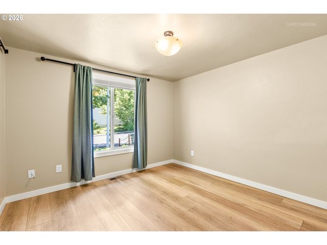 7040 Sw 160TH Ave, Beaverton, OR 97007