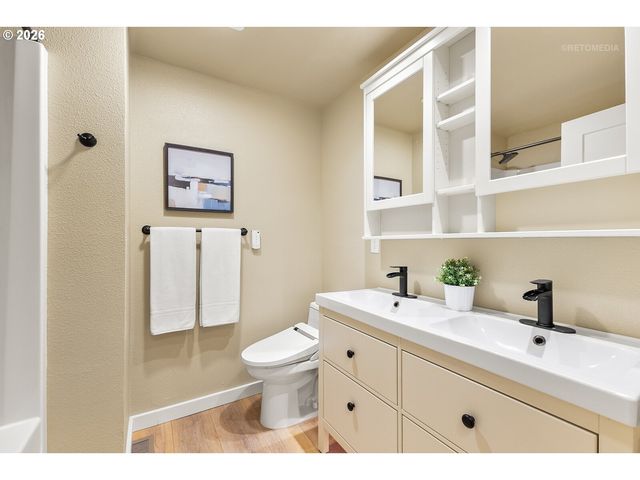 7040 Sw 160TH Ave, Beaverton, OR 97007