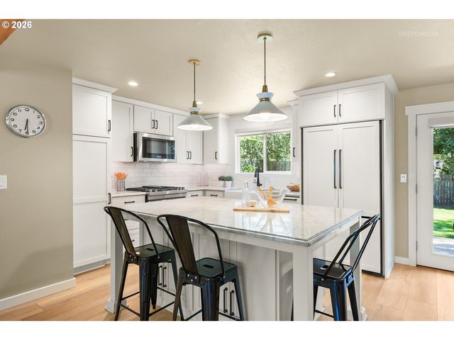 7040 Sw 160TH Ave, Beaverton, OR 97007