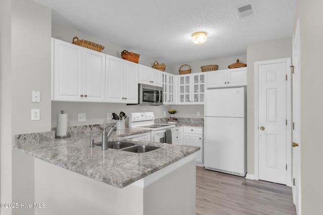 4122 Breezewood Drive 203, Wilmington, NC 28412