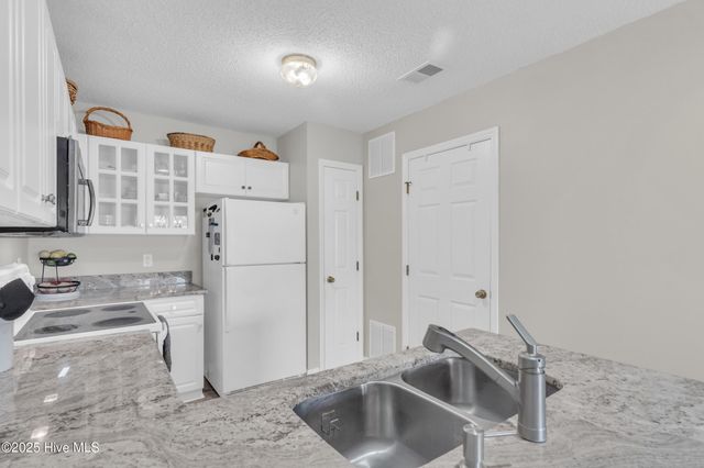 4122 Breezewood Drive 203, Wilmington, NC 28412