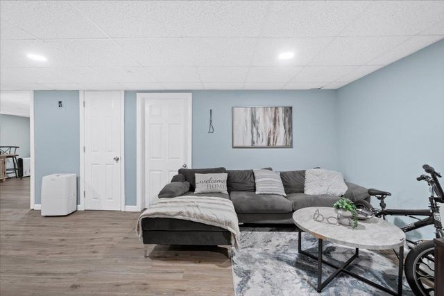 11 Lincoln Street, Manchester, NH 03103