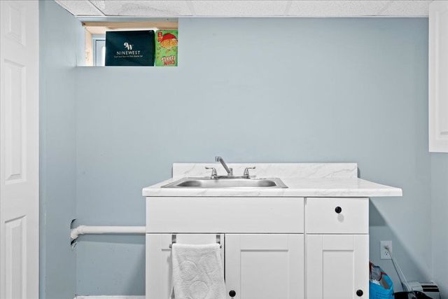 11 Lincoln Street, Manchester, NH 03103