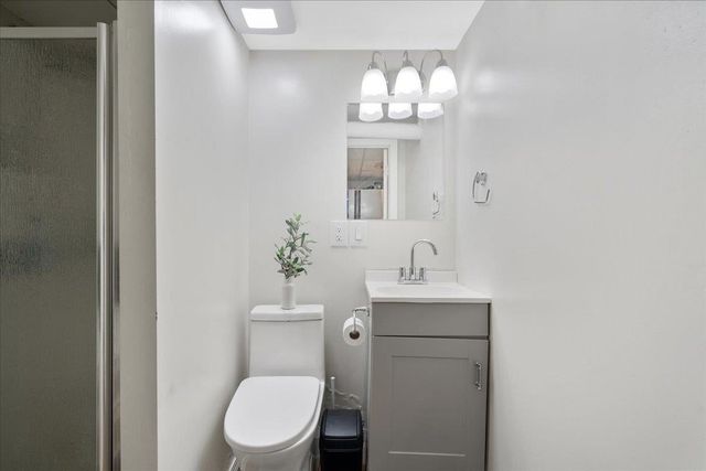 11 Lincoln Street, Manchester, NH 03103