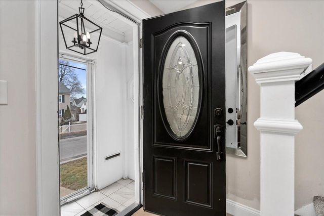 11 Lincoln Street, Manchester, NH 03103