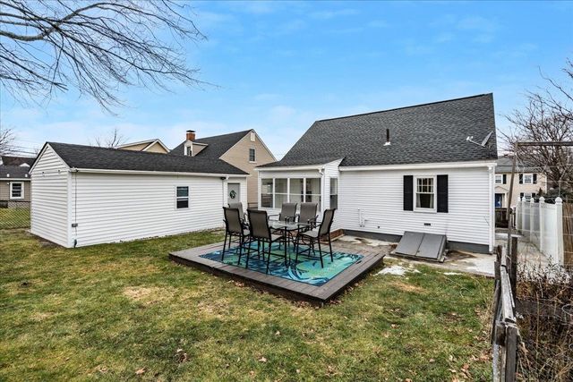 11 Lincoln Street, Manchester, NH 03103