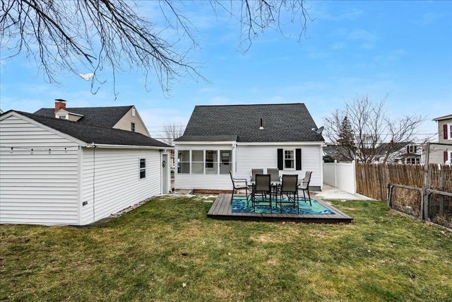 11 Lincoln Street, Manchester, NH 03103