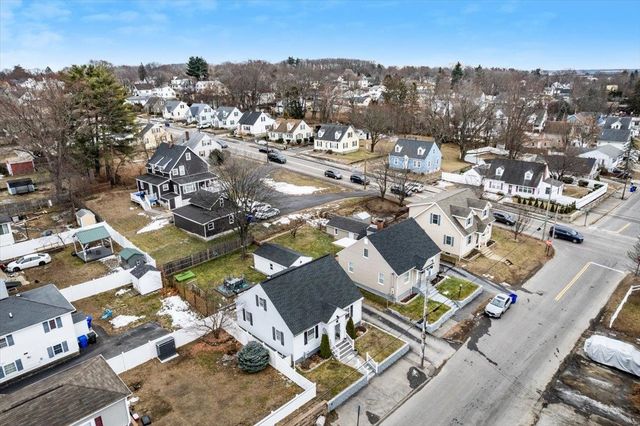 11 Lincoln Street, Manchester, NH 03103