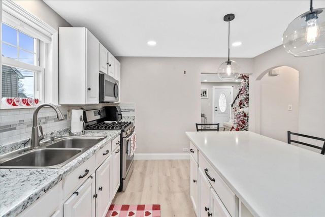 11 Lincoln Street, Manchester, NH 03103