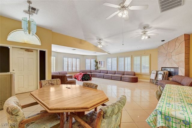 5401 Bugle Way 103, Las Vegas, NV 89108