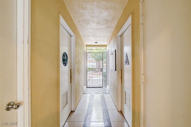 5401 Bugle Way 103, Las Vegas, NV 89108