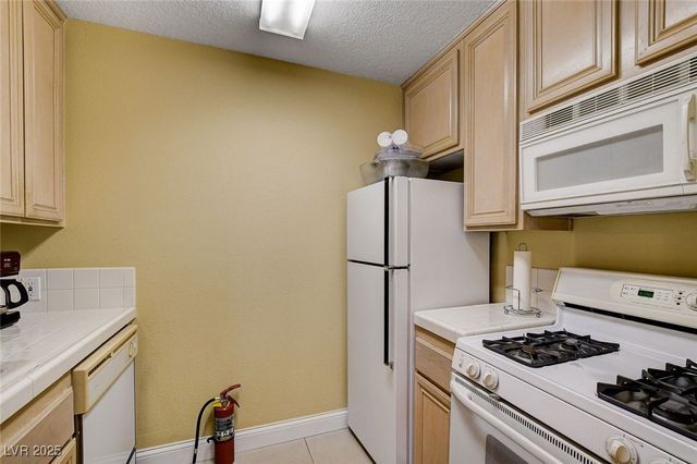 5401 Bugle Way 103, Las Vegas, NV 89108