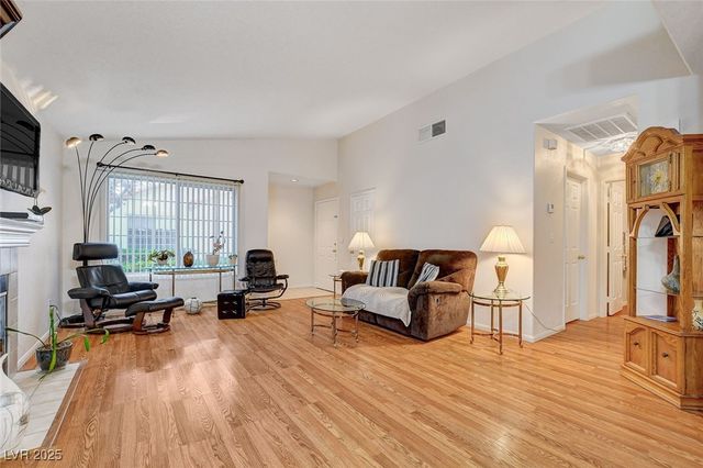 5401 Bugle Way 103, Las Vegas, NV 89108