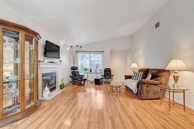 5401 Bugle Way 103, Las Vegas, NV 89108