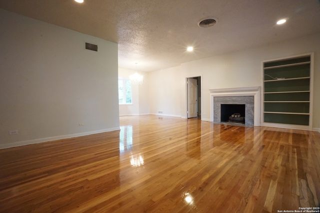 149 DOWNING DR, San Antonio, TX 78209