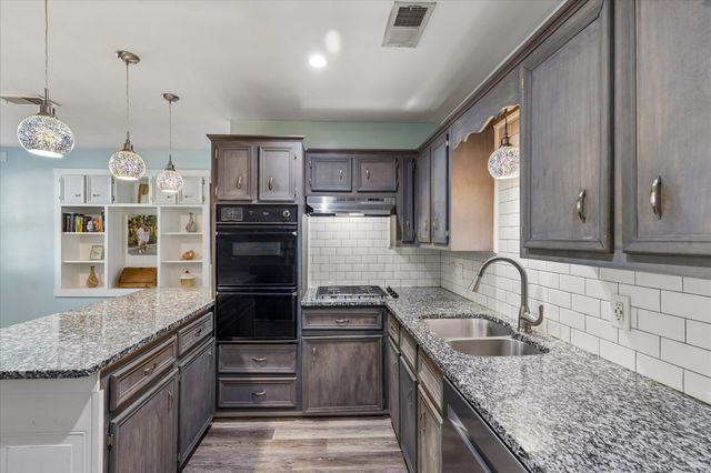 209 Kirksey Street, Waxahachie, TX 75165