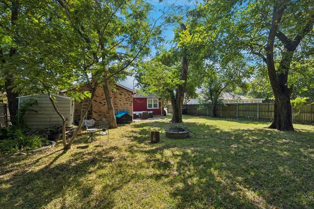 209 Kirksey Street, Waxahachie, TX 75165