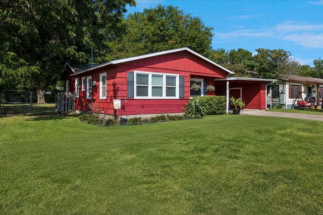209 Kirksey Street, Waxahachie, TX 75165