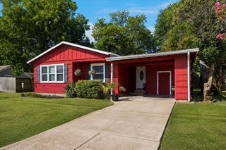 209 Kirksey Street, Waxahachie, TX 75165