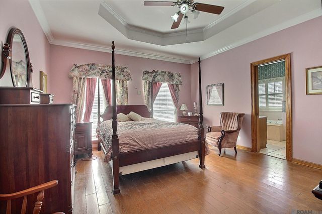 15855 Four Oaks Dr, Pride, LA 70770