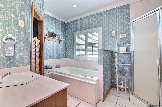 15855 Four Oaks Dr, Pride, LA 70770