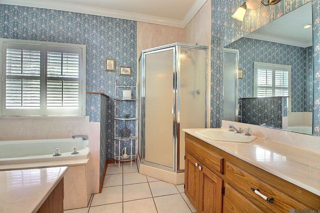 15855 Four Oaks Dr, Pride, LA 70770